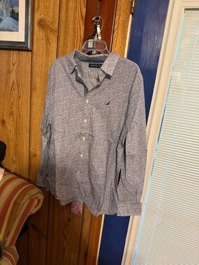 Nautica Men's Light Blue Micro-Print Button Down Shirt